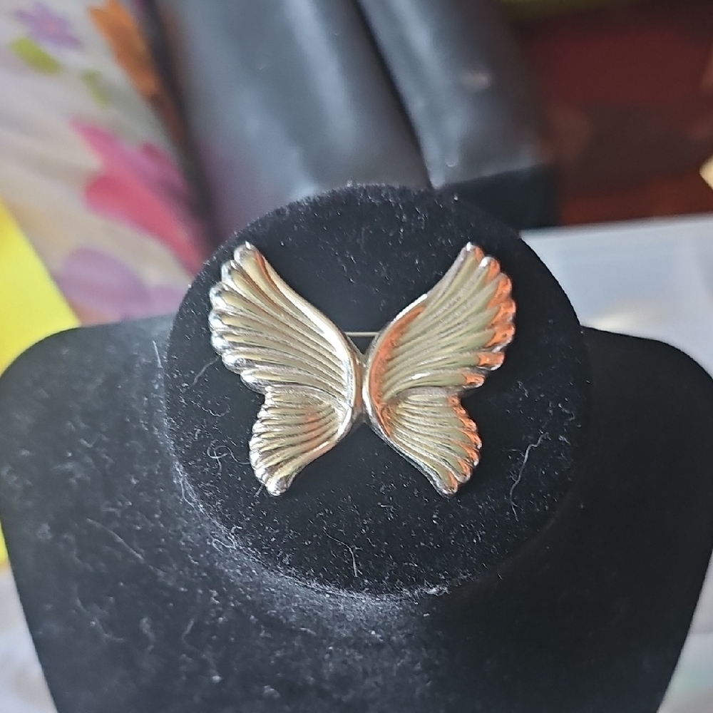 Elegant Silver Butterfly Wing Brooch